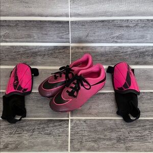 Nike Kids Pink Soccer Shoes with Shin Guards Little Girls Size 1.5Y